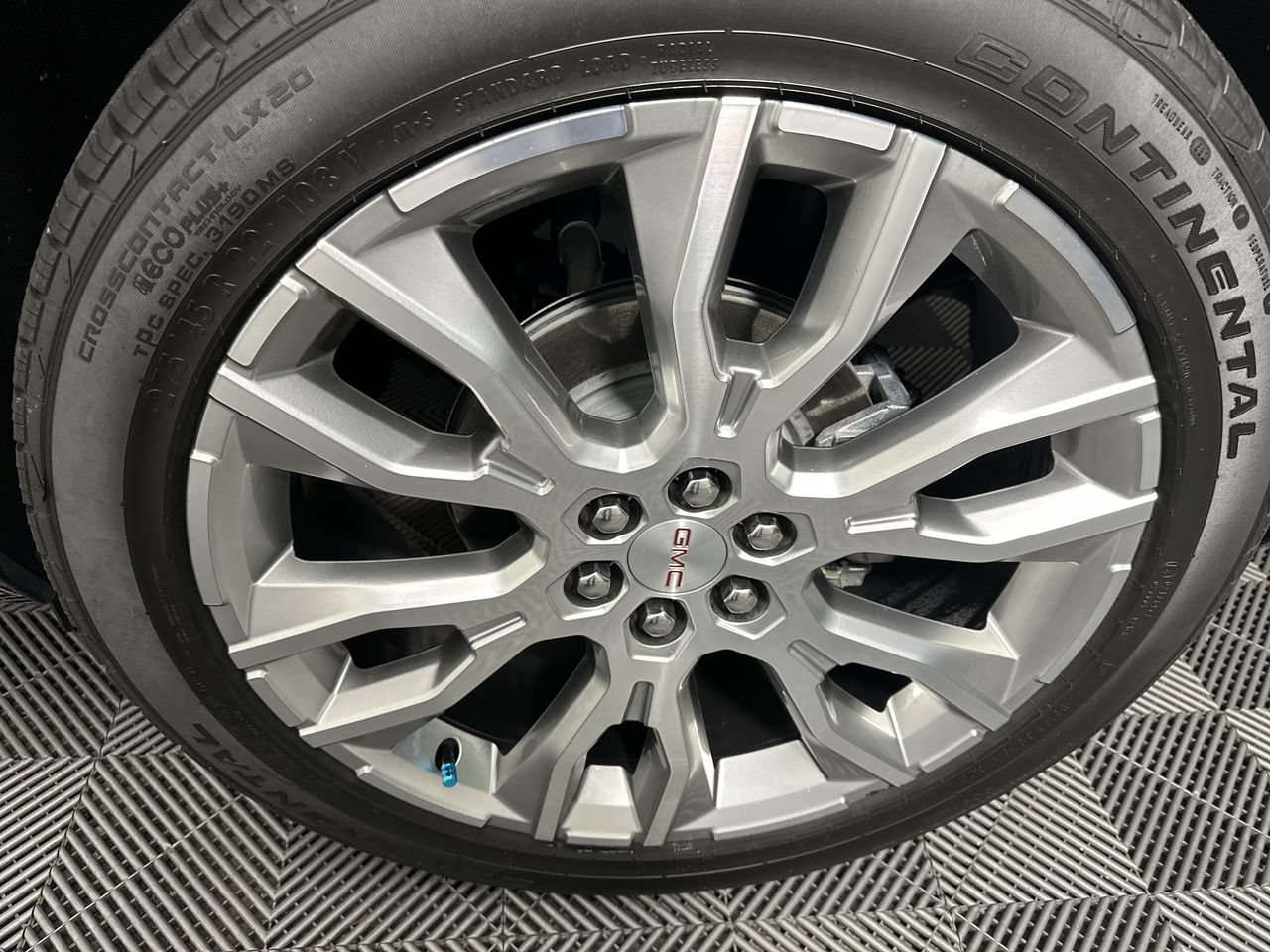 Used 2024 GMC Acadia Denali w/ Super Cruise Package FWD image 21