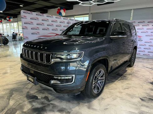 Used 2025 Jeep Wagoneer Series II AWD/4WD image 4