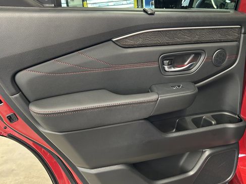 New 2026 Honda Pilot Black Edition image 13