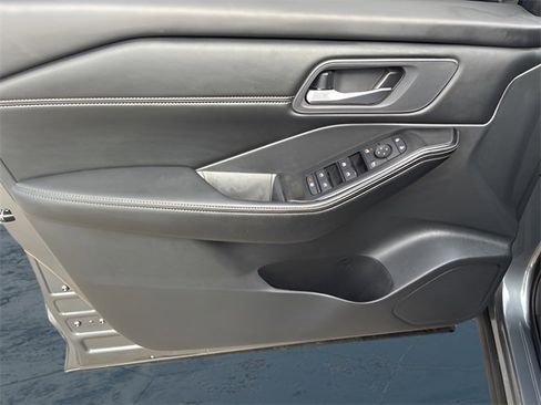 Used 2026 Nissan Rogue SV w/ SV Premium Package image 21