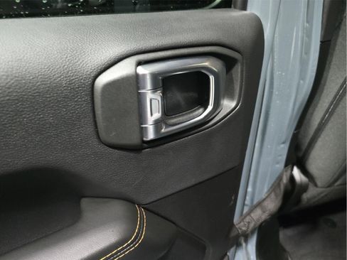 Used 2025 Jeep Wrangler Unlimited Sahara AWD/4WD image 20