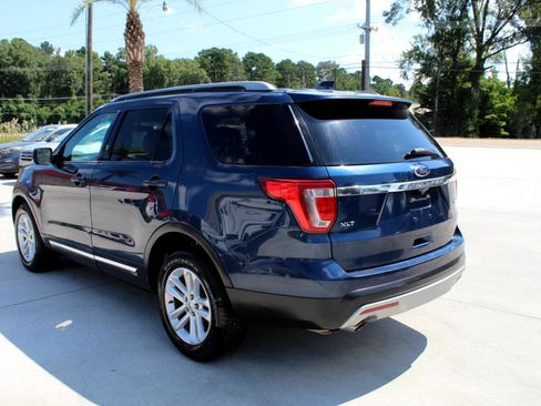 Used 2017 Ford Explorer XLT image 22