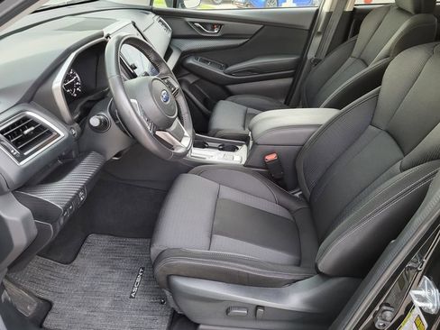 Used 2024 Subaru Ascent Premium w/ Convenience Package image 18