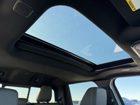 New 2025 Toyota Tacoma TRD Off-Road image 3