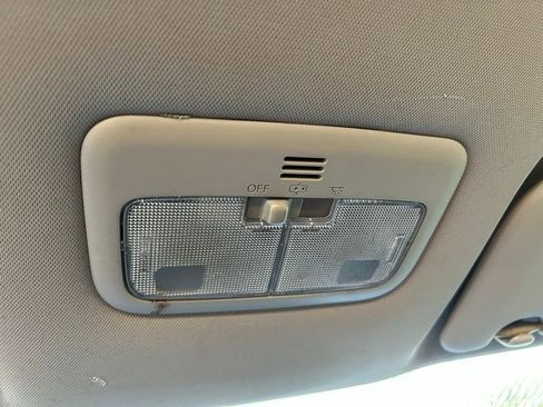 Used 2015 Toyota Corolla LE FWD image 28
