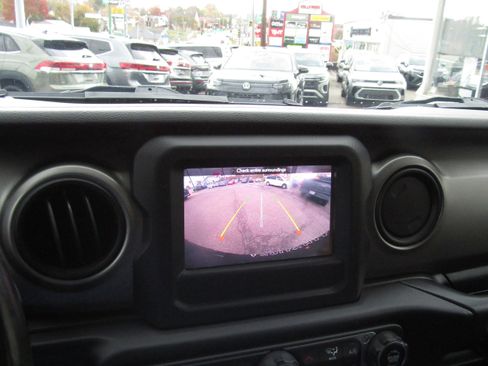 Used 2020 Jeep Wrangler Unlimited Sport image 19