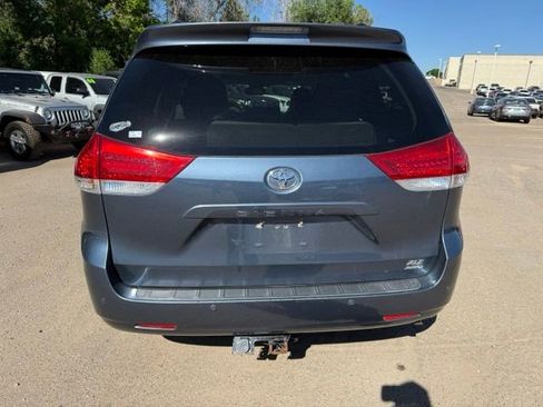 Used 2014 Toyota Sienna XLE AWD/4WD image 5