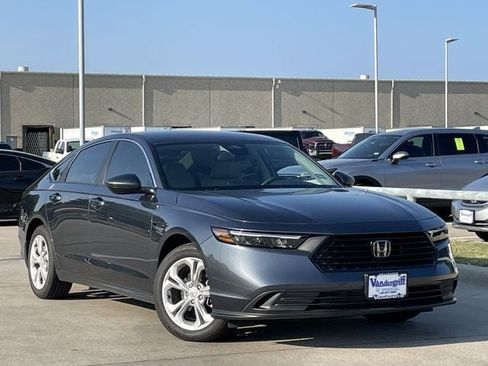Used 2025 Honda Accord LX image 2