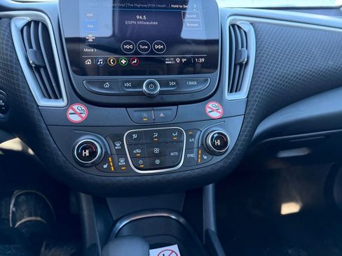 Used 2025 Chevrolet Malibu LT image 19