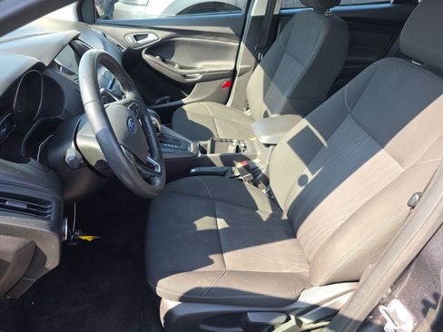 Used 2017 Ford Focus SEL w/ Cold Weather Package image 8