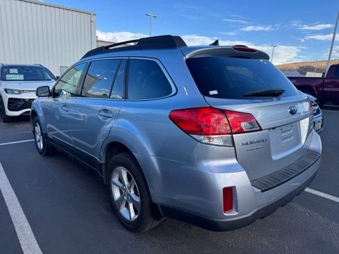 Used 2013 Subaru Outback 2.5i Limited w/ Moonroof Pkg AWD/4WD image 4
