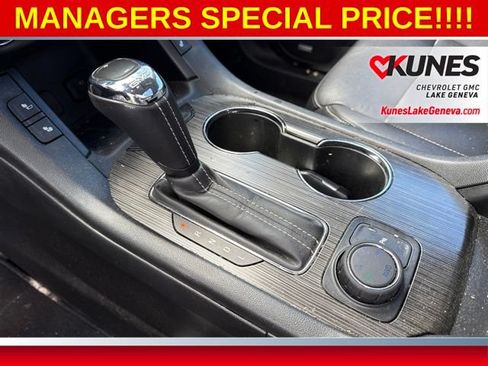 Used 2019 GMC Acadia SLT AWD/4WD image 17