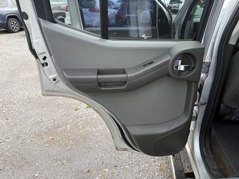Used 2014 Nissan Xterra S AWD/4WD image 9