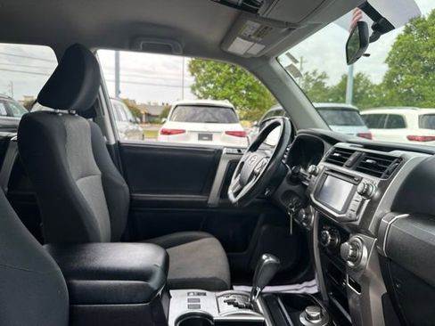 Used 2015 Toyota 4Runner SR5 AWD/4WD image 28