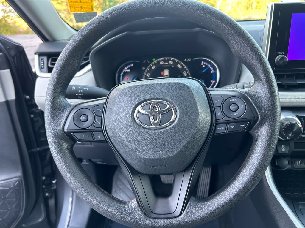 Certified 2025 Toyota RAV4 XLE AWD/4WD image 14