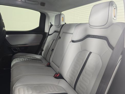 Used 2023 Rivian R1T Adventure AWD/4WD image 21