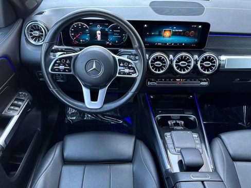 Used 2021 Mercedes-Benz GLB 250 4MATIC image 13