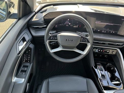 Used 2025 Audi Q5 Premium w/ Convenience Package AWD/4WD image 13