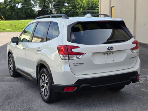 Used 2020 Subaru Forester Premium AWD/4WD image 7