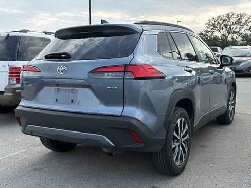 Used 2025 Toyota Corolla Cross XLE image 4