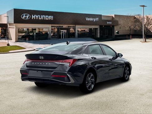 New 2026 Hyundai Elantra SEL Sport FWD image 7