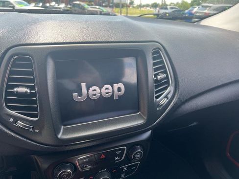 Used 2021 Jeep Compass Trailhawk AWD/4WD image 15