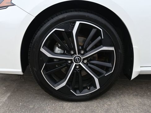 Used 2023 Nissan Altima 2.5 SR w/ SR Premium Package image 28