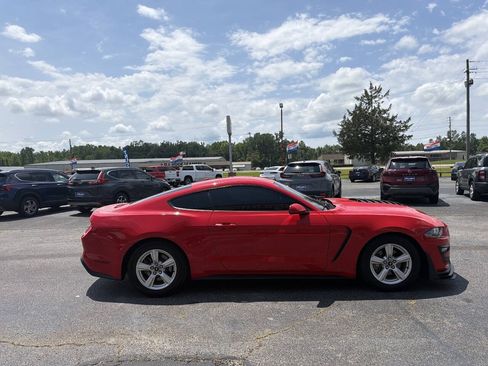 Used 2019 Ford Mustang Coupe RWD image 5