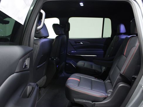 New 2026 Chevrolet Traverse RS image 13