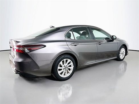 Used 2023 Toyota Camry LE image 7