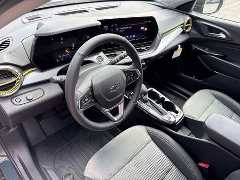 New 2026 Chevrolet Trax LT w/ Driver Confidence Package FWD image 12