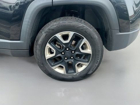 Used 2018 Jeep Compass Trailhawk w/ Leather Interior Group AWD/4WD image 29