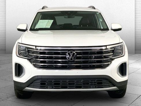 Used 2025 Volkswagen Atlas SE AWD/4WD image 2