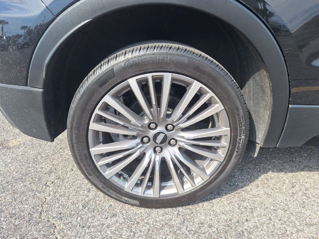 Certified 2025 Cadillac XT4 Premium Luxury w/ Technology Package FWD image 31