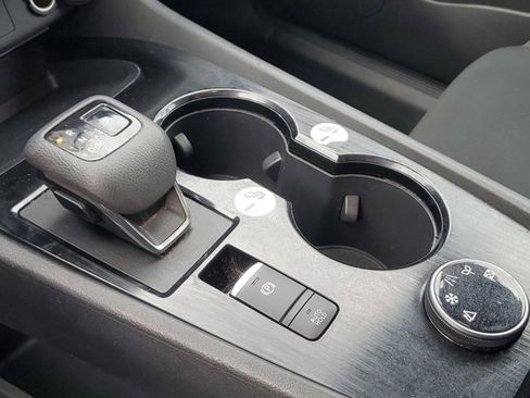 Used 2023 Nissan Rogue S image 27