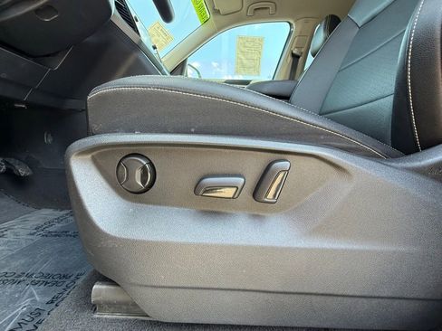 Used 2023 Volkswagen Atlas SE w/ Black Wheel Package FWD image 32