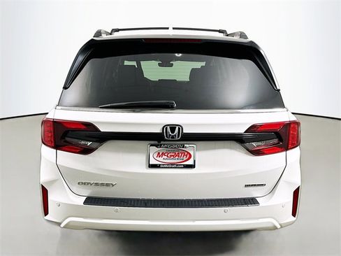 Certified 2026 Honda Odyssey Touring image 19
