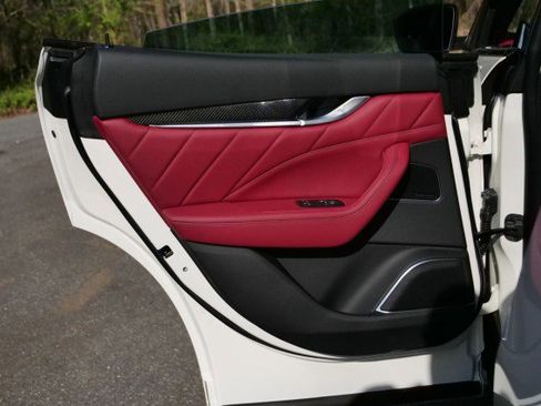 Used 2022 Maserati Levante Modena image 28