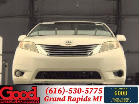 Used 2017 Toyota Sienna XLE w/ XLE Navigation Package FWD image 1