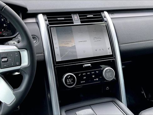 Used 2025 Land Rover Discovery Dynamic SE AWD/4WD image 6