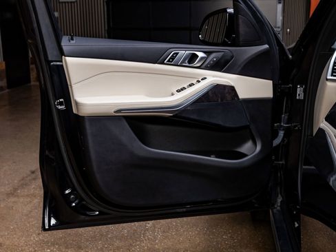 Used 2022 BMW X5 xDrive40i w/ Executive Package image 30