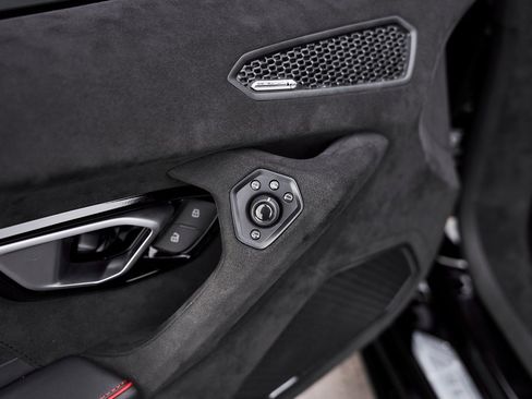 Used 2023 Lamborghini Huracan Tecnica image 37