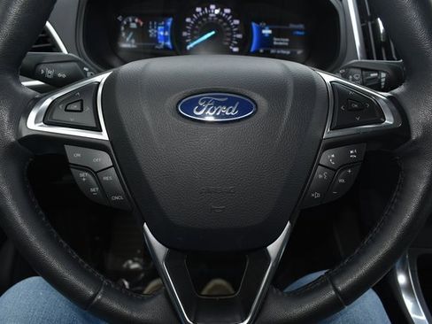 Used 2024 Ford Edge Titanium image 19