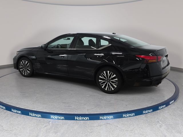 Used 2024 Nissan Altima 2.5 SV w/ SV Premium Package FWD image 8