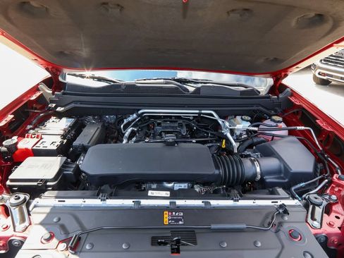 New 2026 GMC Canyon AT4 w/ Technology Plus Package AWD/4WD image 39