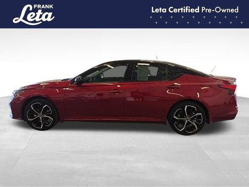 Used 2023 Nissan Altima 2.5 SR w/ SR Premium Package FWD image 3