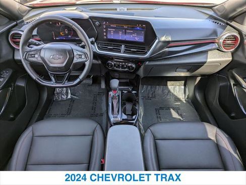 Used 2024 Chevrolet Trax RS w/ Sunroof Package image 21