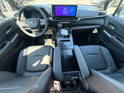 New 2026 Toyota Sienna XSE FWD image 30