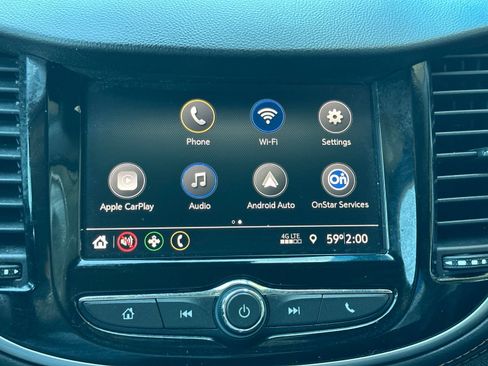 Used 2021 Chevrolet Trax LT w/ Premium Seat Package AWD/4WD image 19