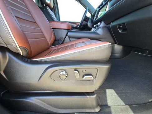 Used 2024 GMC Yukon Denali Ultimate image 21